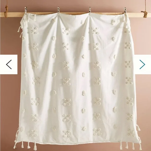 Anthropologie Cream Floral Duvet Cover - Picture 2 of 4